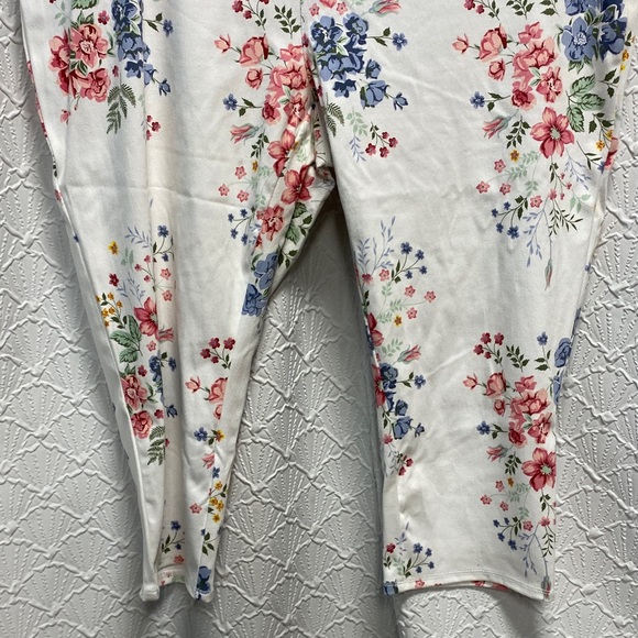 Terra & Sky size 2X White Floral Capri Pants stretch pull on comfy‎ casual - Picture 5 of 12